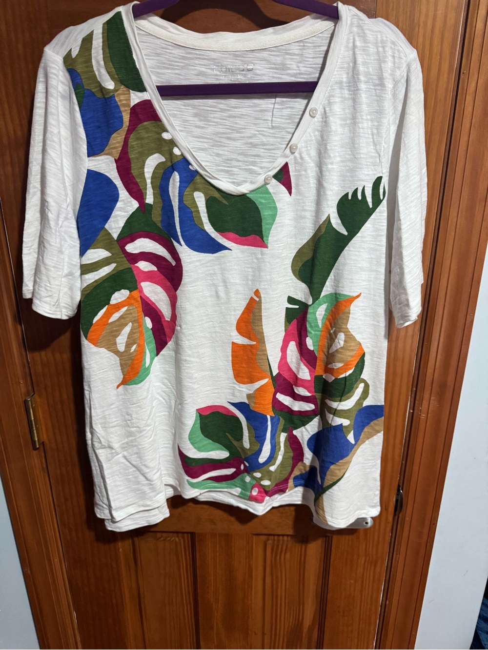 Chicos White Floral Print V-Neck Women’s Top